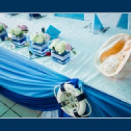 Hochzeitsdeko in Blau mit maritimen Elementen